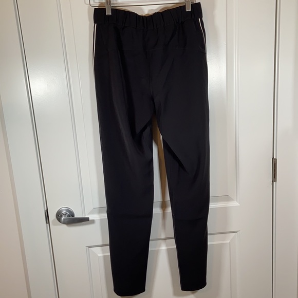Lululemon On the Right Track Pant - Picture 4 of 9
